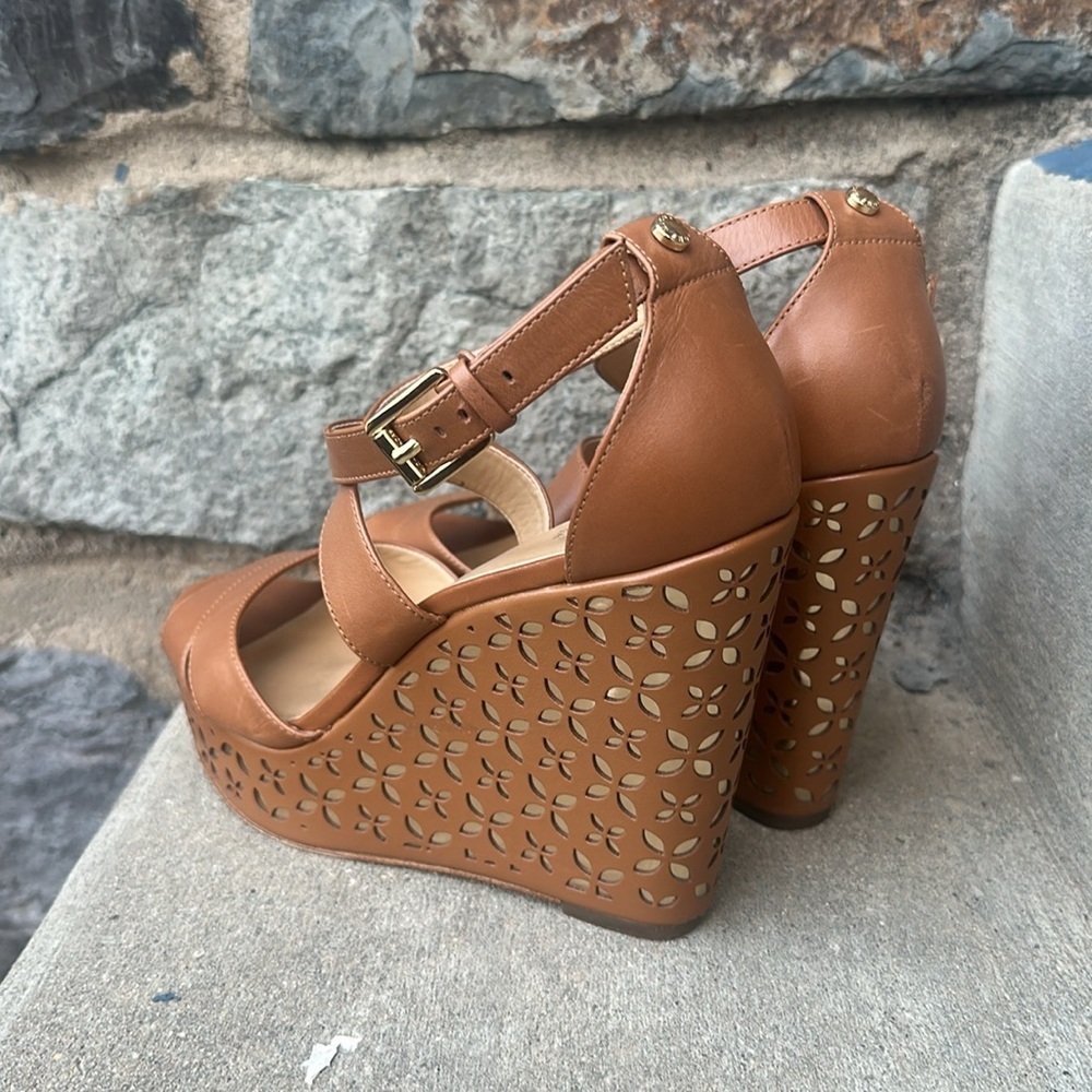 Michael Kors Sienna Cutout Wedge Sandals size 8.5 - Picture 4 of 7